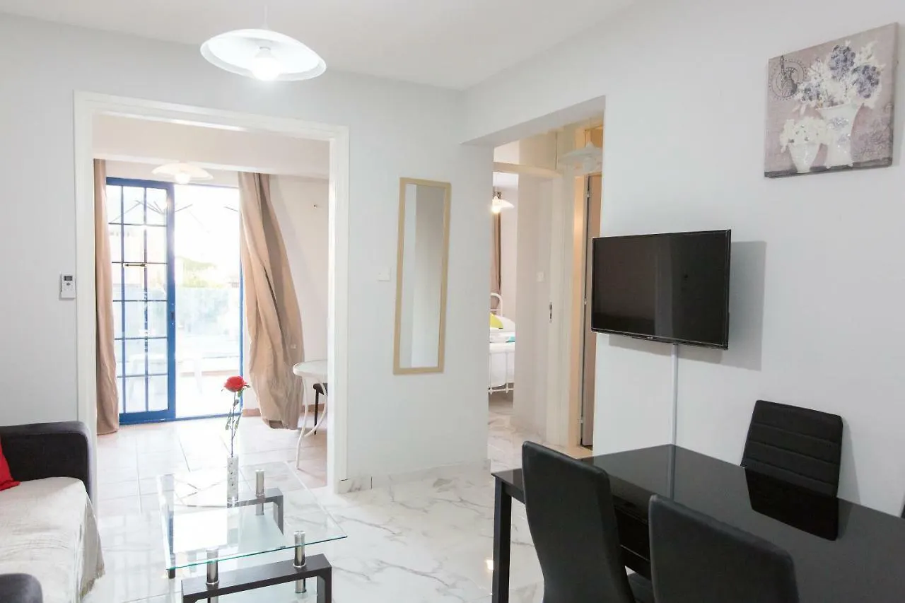 Must Stay - Evripidou Holiday Flats Ларнака Апартаменты