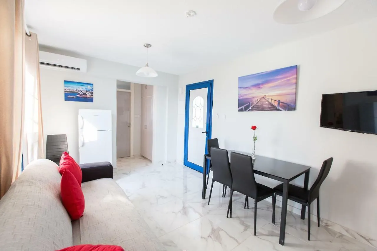 Must Stay - Evripidou Holiday Flats Ларнака