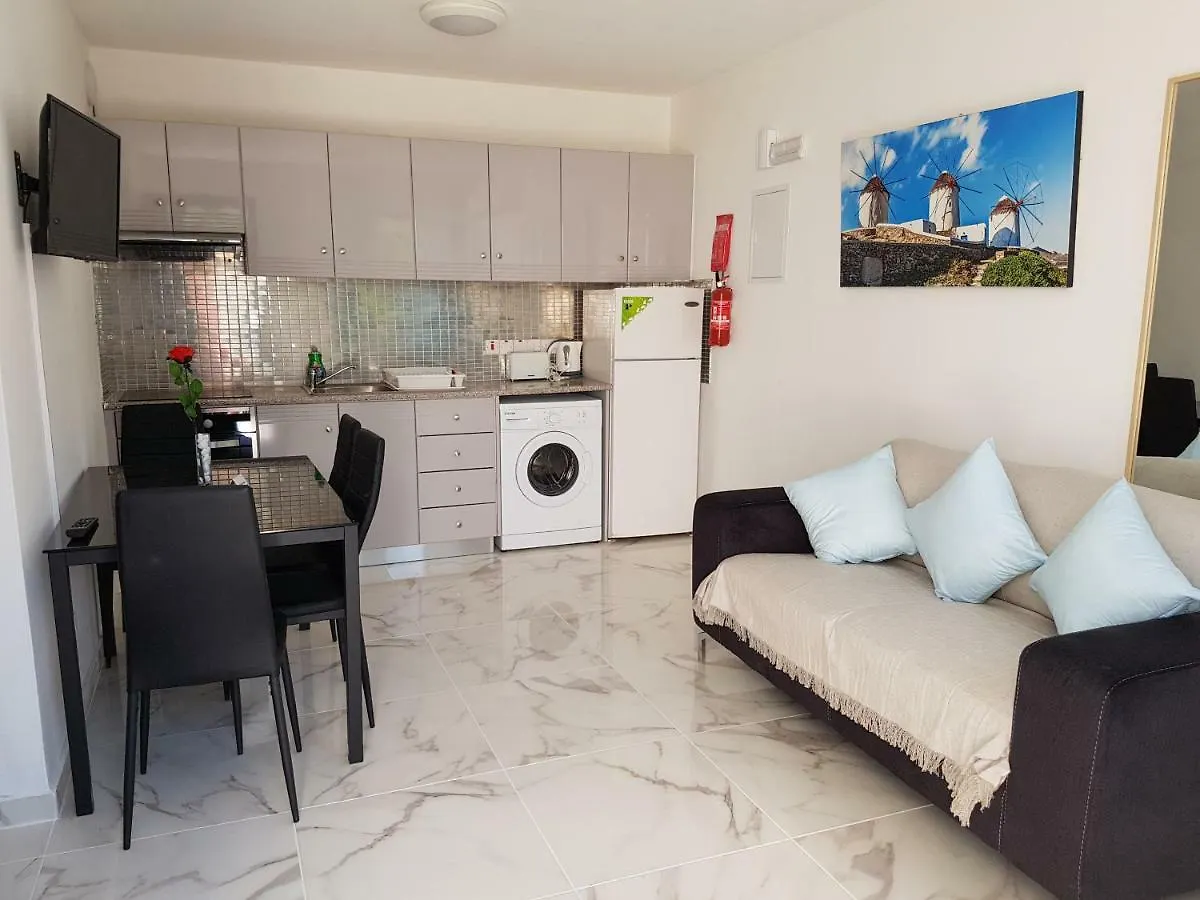 Must Stay - Evripidou Holiday Flats Λάρνακα