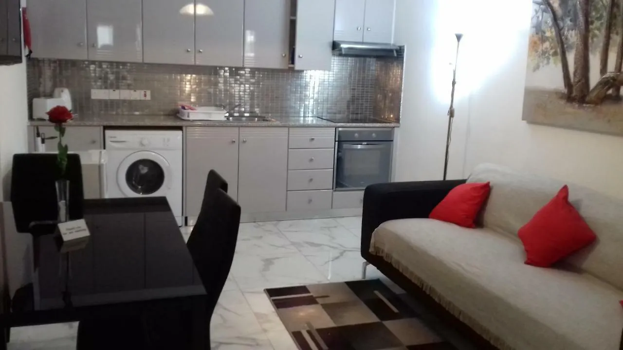 Must Stay - Evripidou Holiday Flats Λάρνακα Κύπρος