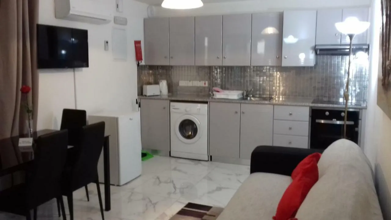 Must Stay - Evripidou Holiday Flats Λάρνακα 0*,  Κύπρος